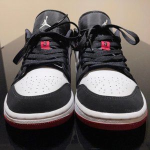 Air Jordan 1 low Black Toe Size 9